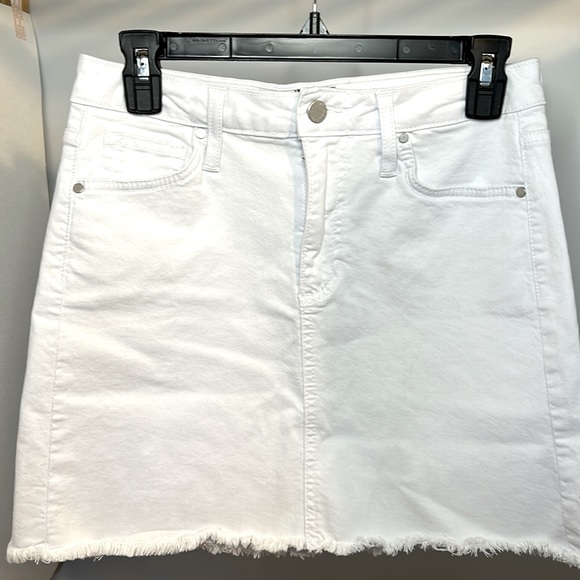 Dresses & Skirts - 🌻JUSTBLACK White Denim Skirt Size Small . Stretch material.